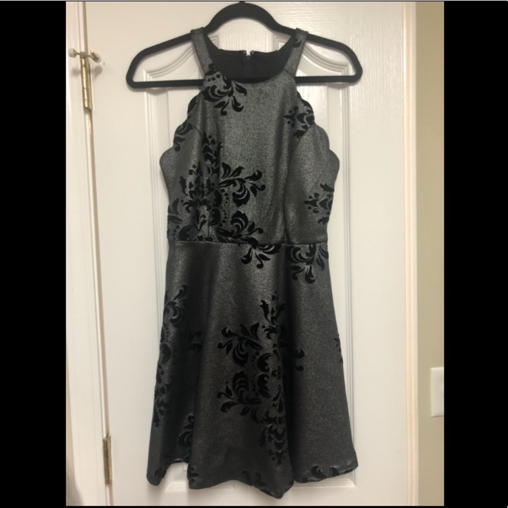 Silver & black scalloped neck party dress